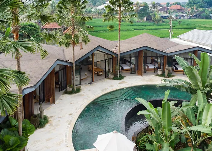 Ubud (Bali) Vacation Rentals near Quinta Avenida