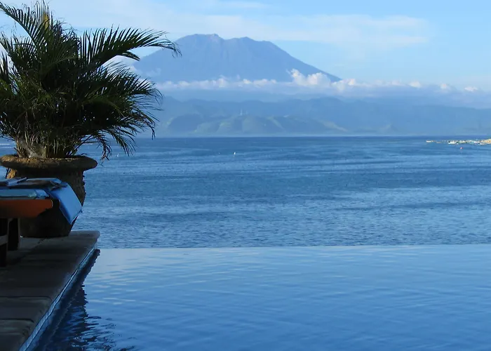 Nusa Lembongan (Bali) hotels near Yellow Bridge